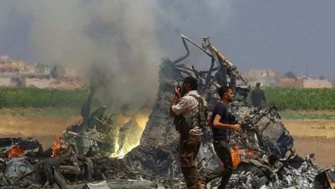 Trực thăng Nga bị bắn rơi ở Syria, 5 người chết