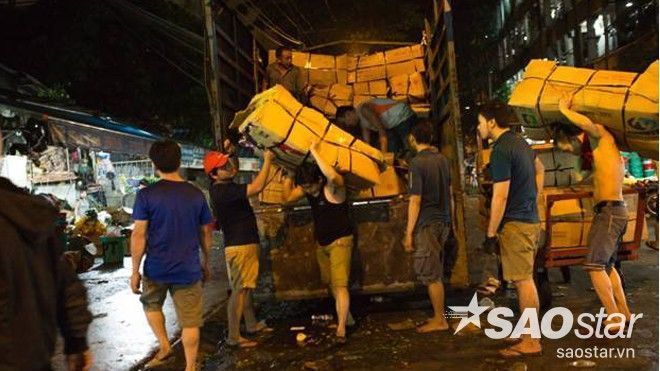Nhọc nhằn phận mưu sinh ở những khu chợ 'lấy đêm làm ngày'