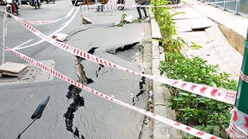 'Hố tử thần' lại xuất hiện trên đường phố Sài Gòn