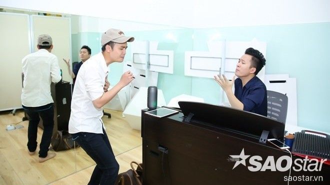 Chưa bao giờ Tùng Dương hết nhiệt huyết khi hướng dẫn trò cưng Tuấn Phương