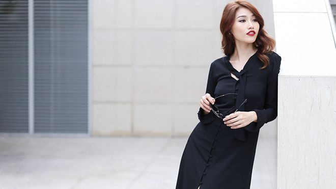 Chế Nguyễn Quỳnh Châu sắc sảo với trang phục tông đen ấn tượng