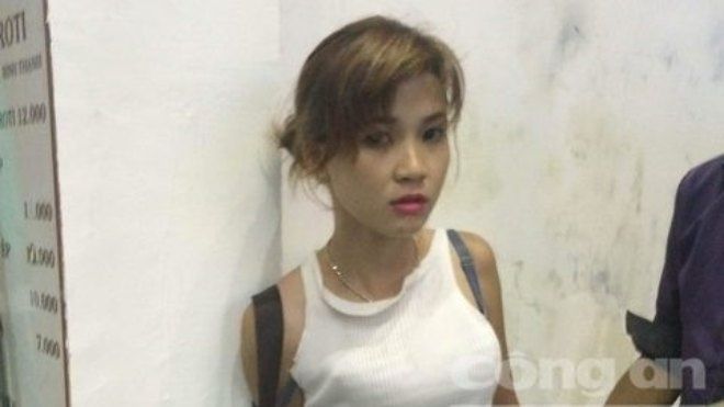 'Hot girl' cướp giật dây chuyền ở Sài Gòn bị bắt