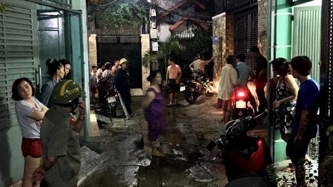 Cụ bà bị liệt nghi tự vẫn bằng xăng ở Sài Gòn