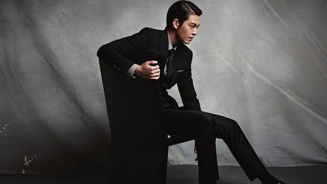 Mặc suit màu trung tính đẹp như mỹ nam Kim Woo Bin
