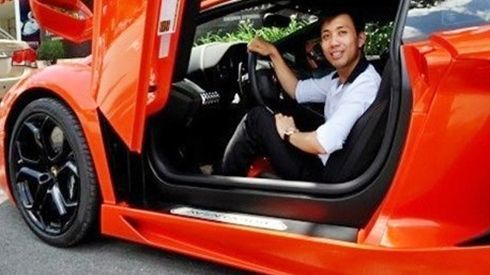 Thiếu gia Minh Nhựa livestream tại giường bệnh sau khi tự tử bất thành vì không tìm được vợ con?