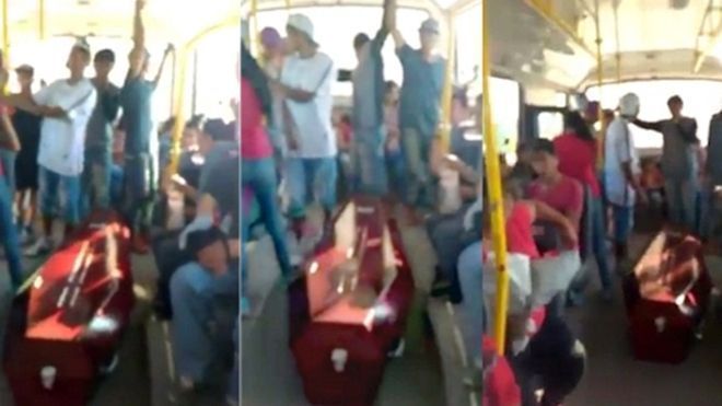 Xe đưa tang hỏng, nhờ xe buýt… chở hộ quan tài