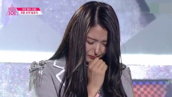 'Hết hồn' nhìn chiếc mũi… bẹp dúm của ca sĩ Hàn