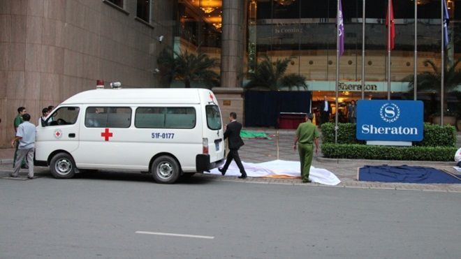 Nam công nhân rơi từ tầng cao khách sạn Sheraton SaiGon xuống đất tử vong