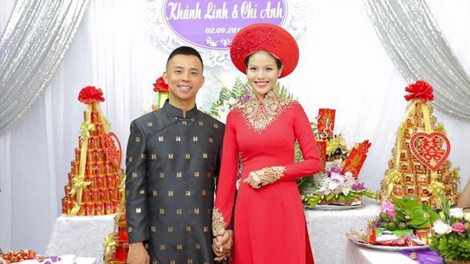 Lễ ăn hỏi giản dị của Chí Anh và bạn gái kém 20 tuổi