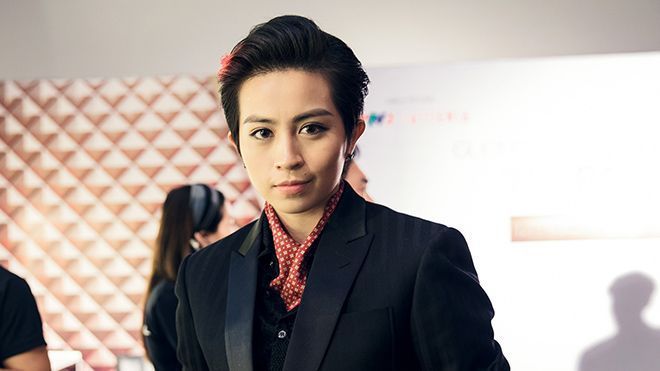 Gil Lê 'toát mồ hôi' vượt nghìn cây số về dẫn Chung kết The Face