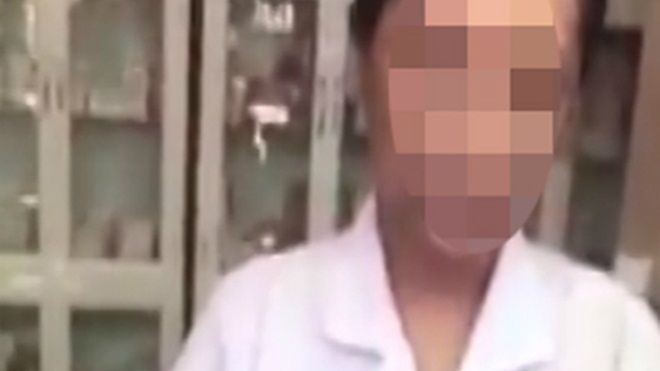 Chồng Tây bị 'chém' liều thuốc 500.000 đồng, vợ bóc mẽ cô bán hàng