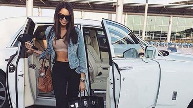 Hội con nhà giàu Anh tưng bừng chào đón năm học mới