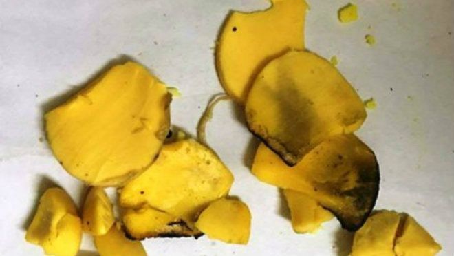 Phát hiện trứng gà dẻo như cao su, đốt cháy khét?