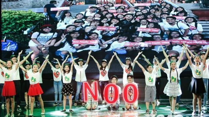 Top 6 The Voice Kids 'lôi kéo' fan Noo Phước Thịnh nhảy flashmob mở màn đầy ấn tượng