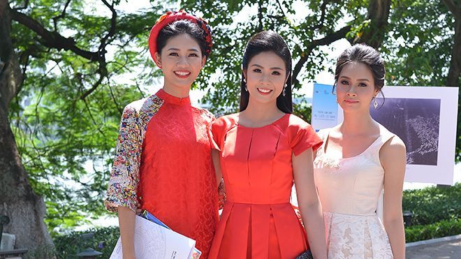 Á hậu Thanh Tú đọ chiều cao nổi bật so với Hoa hậu Ngọc Hân, Thùy Trang