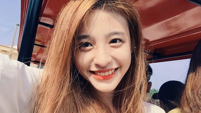9X lai Pháp được coi như bản sao hot girl Khả Ngân