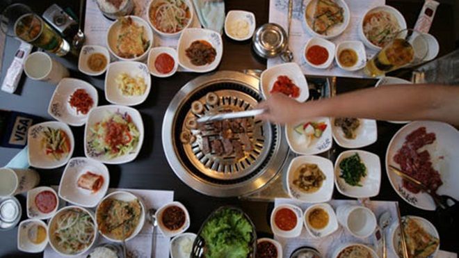 Đằng sau việc đưa khăn ăn của người Hàn Quốc