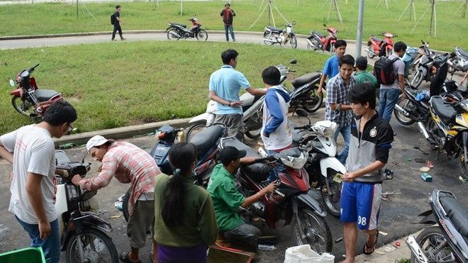 800 xe máy của sinh viên TP.HCM hư hỏng do ngập nước