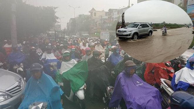 Mưa lớn tiếp tục 'tấn công' Sài Gòn, nhiều tuyến đường ách tắc nghiêm trọng