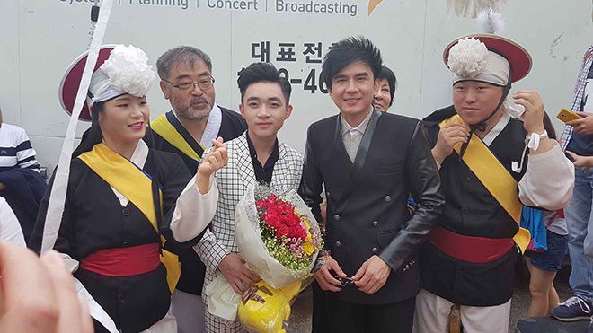 Thầy trò Đan Trường - Trung Quang được chào đón nồng nhiệt ở Hàn Quốc