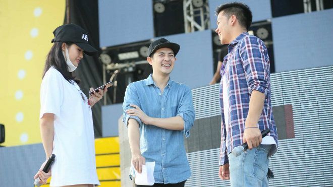 Những khoảnh khắc hậu trường đầy tình cảm của Đông Nhi và Ông Cao Thắng