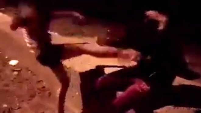 Xuất hiện clip nữ sinh đánh bạn vì tiếng nẹt pô