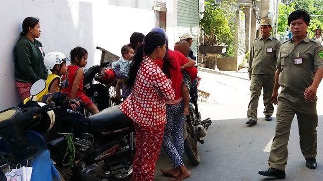 Quá nhiều người xin tiền, gia đình trúng 92 tỷ nhờ bảo vệ dân phố canh cửa