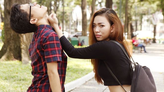 Con gái hãy ngưng ‘bánh bèo’, tự bảo vệ mình trước khi chờ ‘soái ca’ đến cứu!
