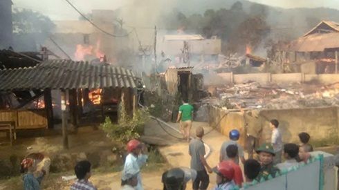 Hà Giang: 11 ngôi nhà bị lửa thiêu rụi