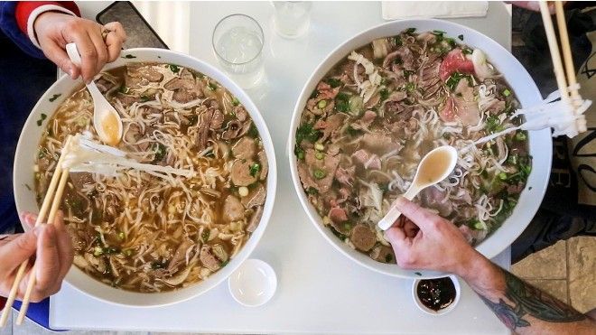 Tô phở 'lớn nhất thế giới' gây thử thách siêu 'hot' ở nước Mỹ