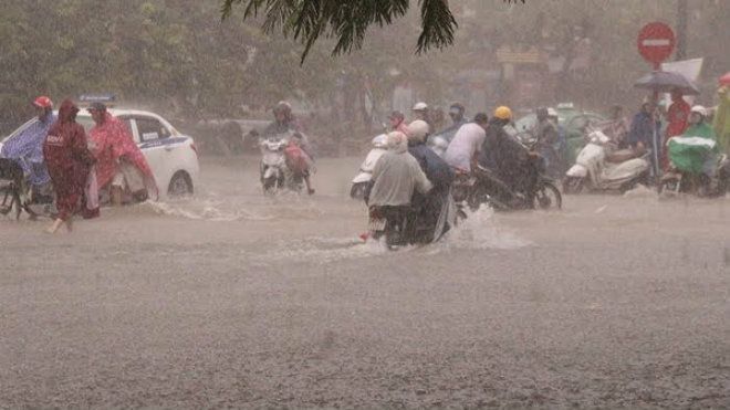Mưa lớn sắp dội xuống miền Trung 6 ngày liên tiếp