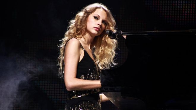 Nếu còn ai chê giọng hát mộc của Taylor Swift, hãy xem những phần trình diễn này