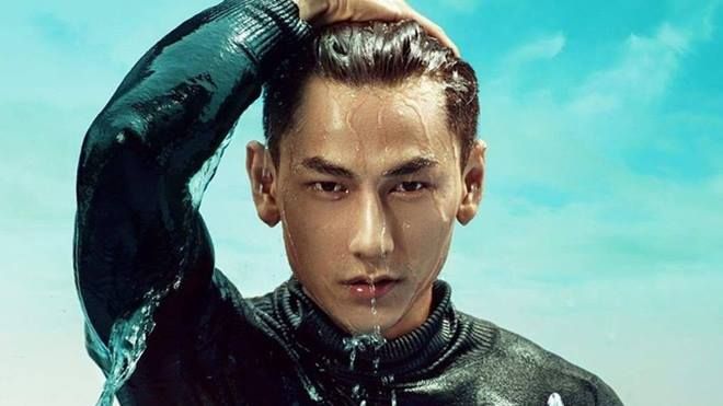 Quên danh xưng ‘soái ca’ đi, Isaac còn hơn thế nữa!