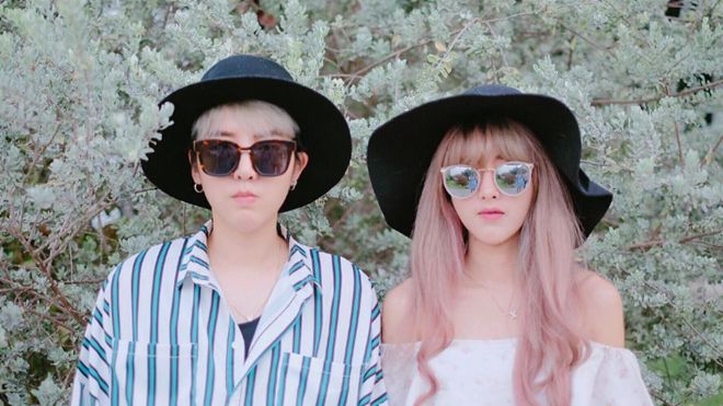 Cặp đồng tính nữ Thái Lan 'đốn tim' fan vì quá dễ thương