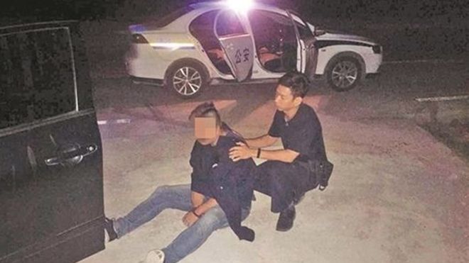 Ngồi lướt web, giật mình phát hiện ra con trai đang phát trực tiếp cảnh tự tử trên mạng xã hội