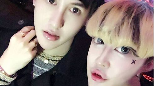 Rùng rợn với gương mặt 'sinh đôi' của người Sao Hỏa