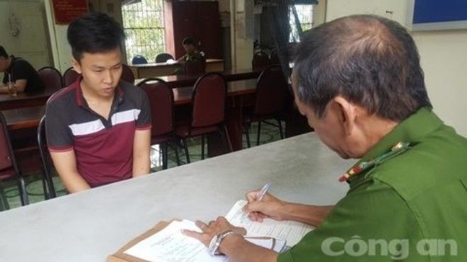 Tên cướp xin phóng viên đăng hình đẹp để mẹ nhìn vào đỡ nhớ!