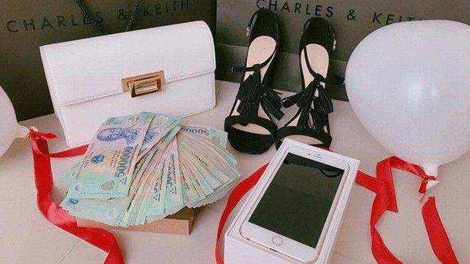 Ba hộp quà khủng tặng vợ nhân kỷ niệm 1001 ngày yêu gây 'choáng'