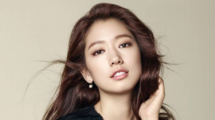 Park Shin Hye bị nghi 'vòi quà', vội vàng xóa 'bằng chứng' khi bị fan phát hiện
