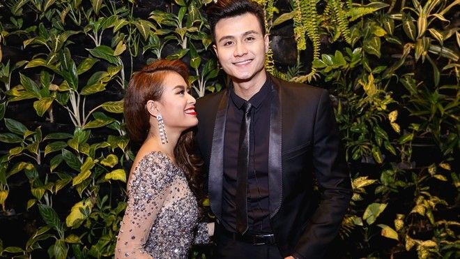 Cặp đôi đẹp nhất Vbiz: Hoàng Thùy Linh - Vĩnh Thụy 'dính như sam' khi đi sự kiện