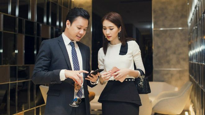 Cười vỡ bụng với clip Mannequin Challenge của Đặng Thu Thảo và người yêu