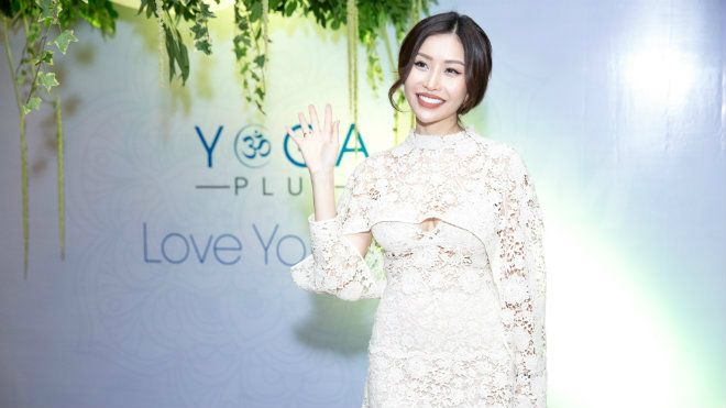 Hoa hậu Doanh nhân Lam Cúc xuất hiện tại sự kiện với phong cách đầy quý phái