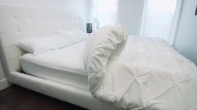 Sáng ngủ dậy mà không cần gấp chăn thì còn gì bằng!