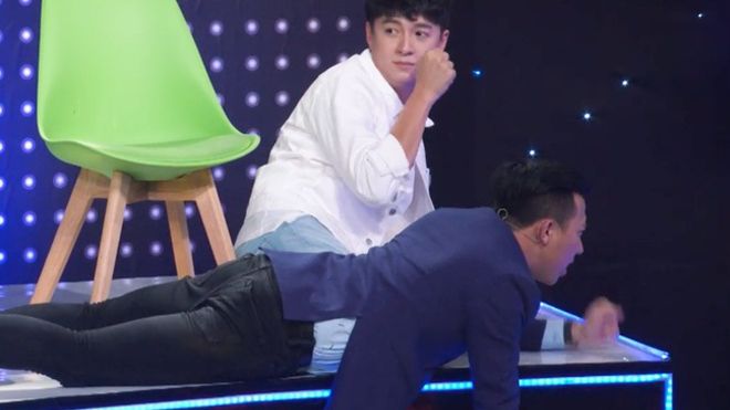 Đây chính là giọng ca khiến Trấn Thành - Ngô Kiến Huy ngã 'sấp mặt' trên sóng truyền hình