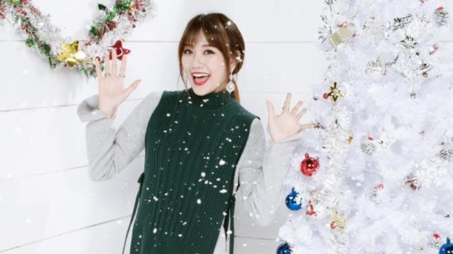 Hari Won tiếp tục chiều fan hết cỡ với quà mừng Giáng sinh cực lạ
