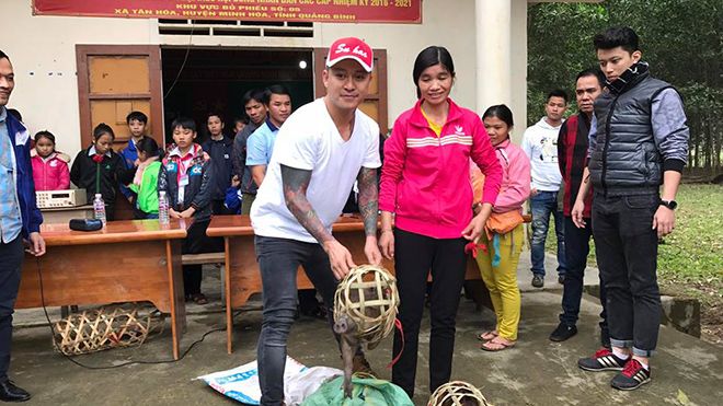 Tuyệt vời lắm Tuấn Hưng ơi! Bao nhiêu tiền không quan trọng, điều quý giá nhất là việc chia sẻ