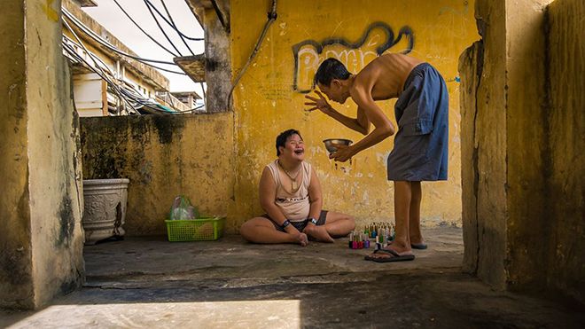 Xem bức ảnh này để thấy rằng: 'Nụ cười luôn là món quà vô giá'