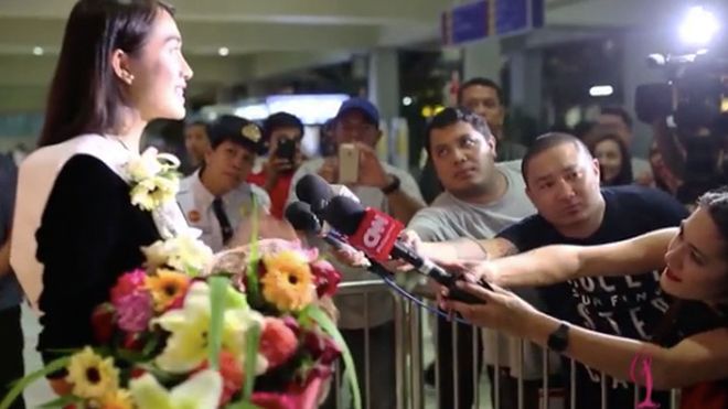 Á hậu Lệ Hằng được truyền thông quốc tế săn đón khi vừa đặt chân tới Phillipines