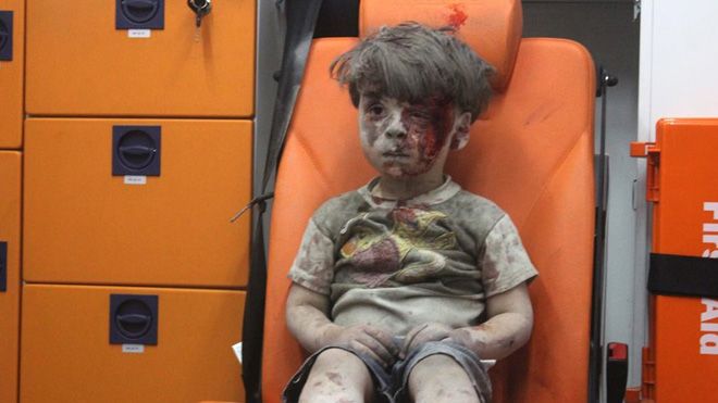 25 khoảnh khắc nóng bỏng nhất thế giới năm 2016