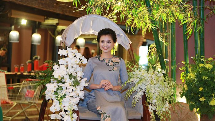 'Gái hai con' Diệu Hương khoe nhan sắc mặn mà, đằm thắm